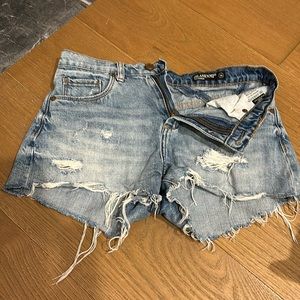 Blank nyc the barrower jean shorts size 26 hi waisted distressed